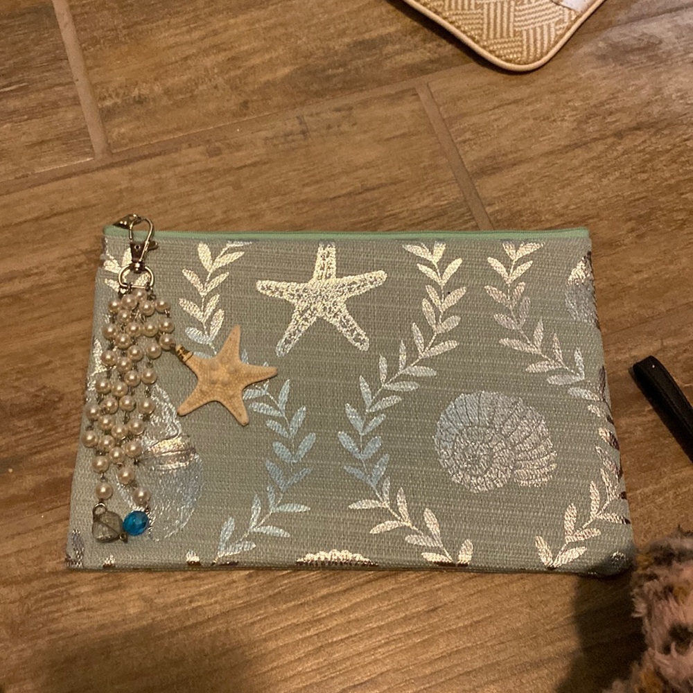 Super cute blue beachy wristlet